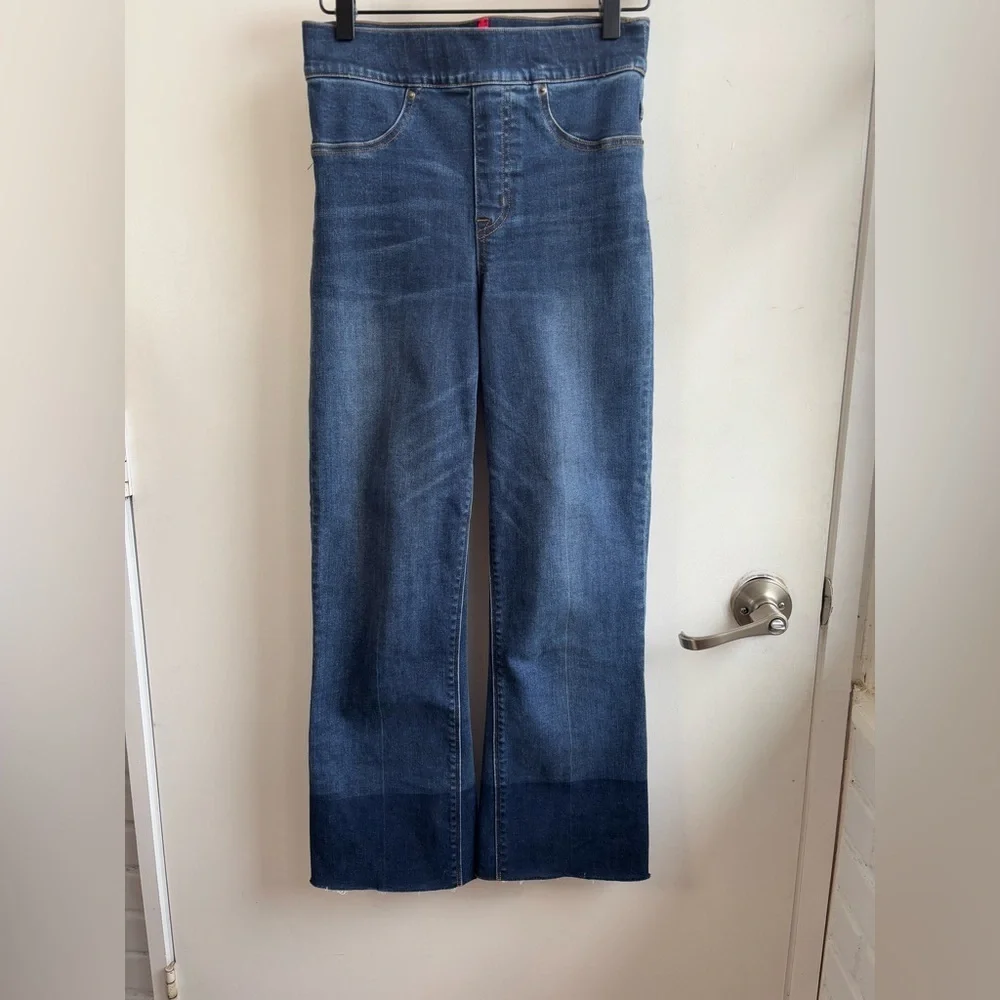 Spanx Spanxshape High Rise Everywear Flare Jeans‎ XS Classic layered comfort